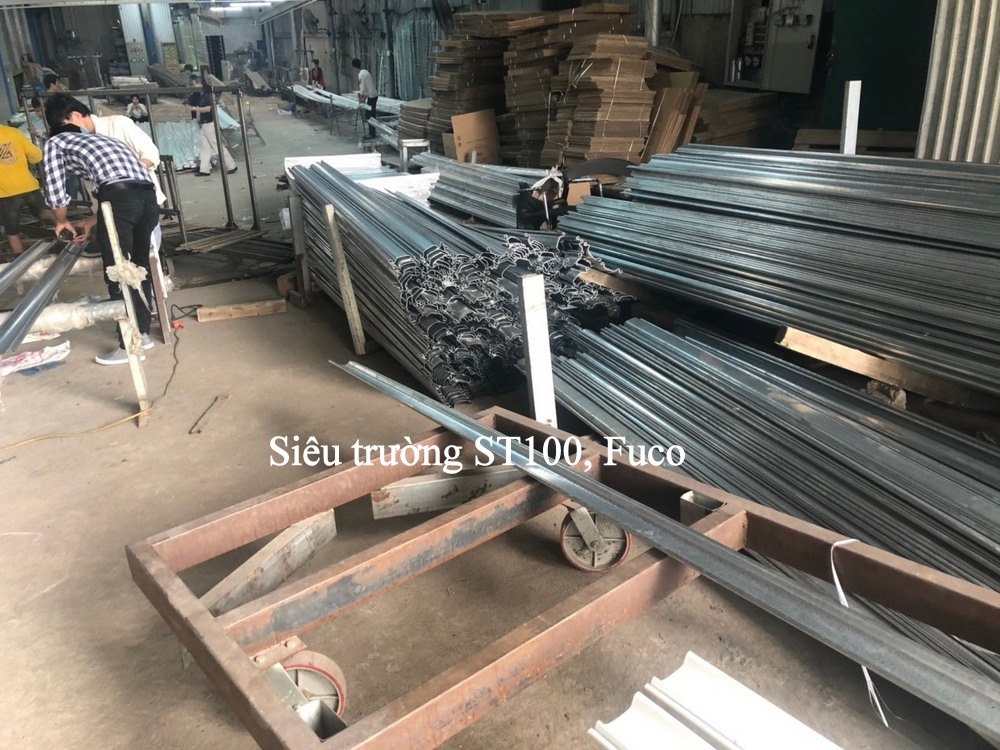 Cửa cuốn siêu trường ST100