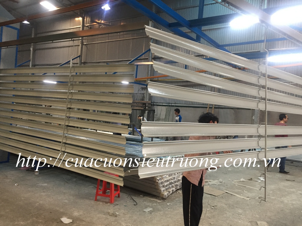 Lắp đặt cửa cuốn nhà xưởng, siêu trường tại Hà Nội và các tỉnh. Fuco đã lắp nhiều cửa cuốn này cho các khu công nghiệp. Cửa cuốn siêu trường Fuco 