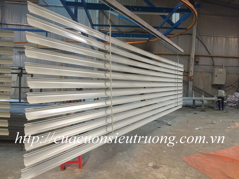 Cửa cuốn khe thoáng siêu trường