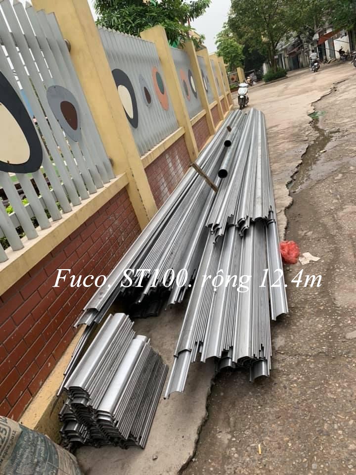 Cửa cuốn siêu trường được làm từ thép hợp kim sơn tĩnh điện cứng