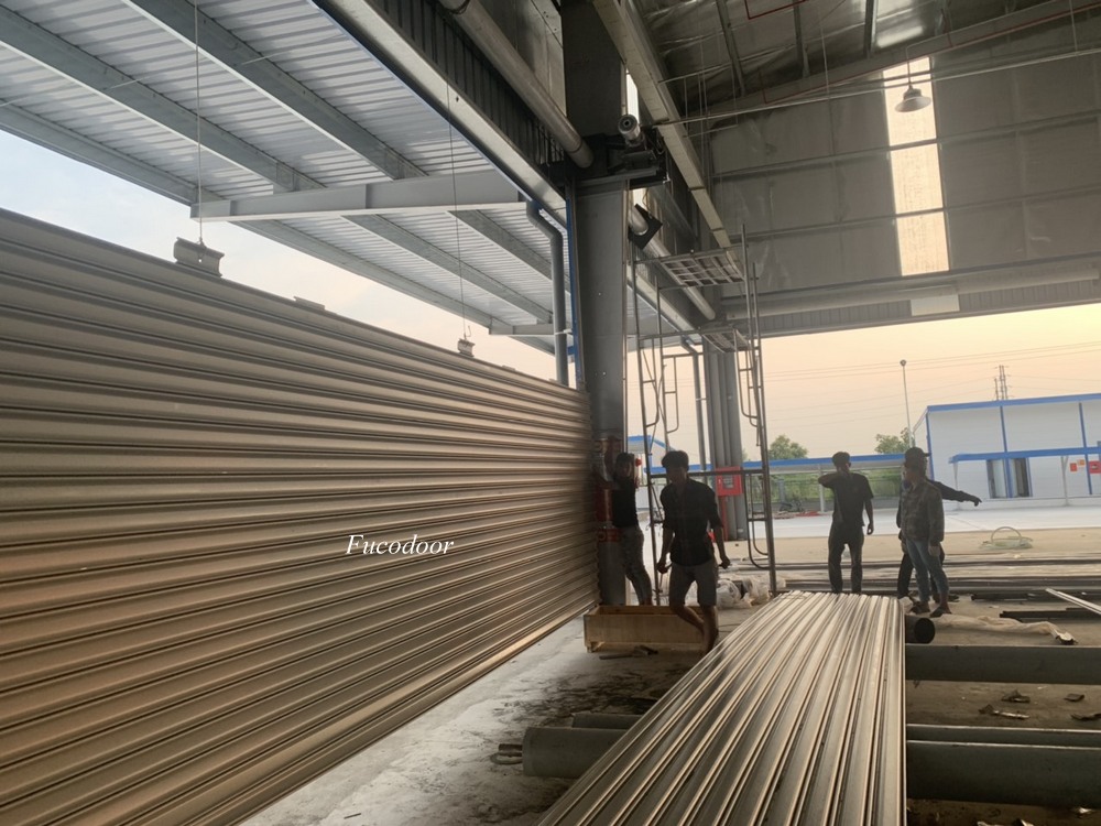 Cửa cuốn siêu trường sơn tĩnh điện dầy 1.6ly