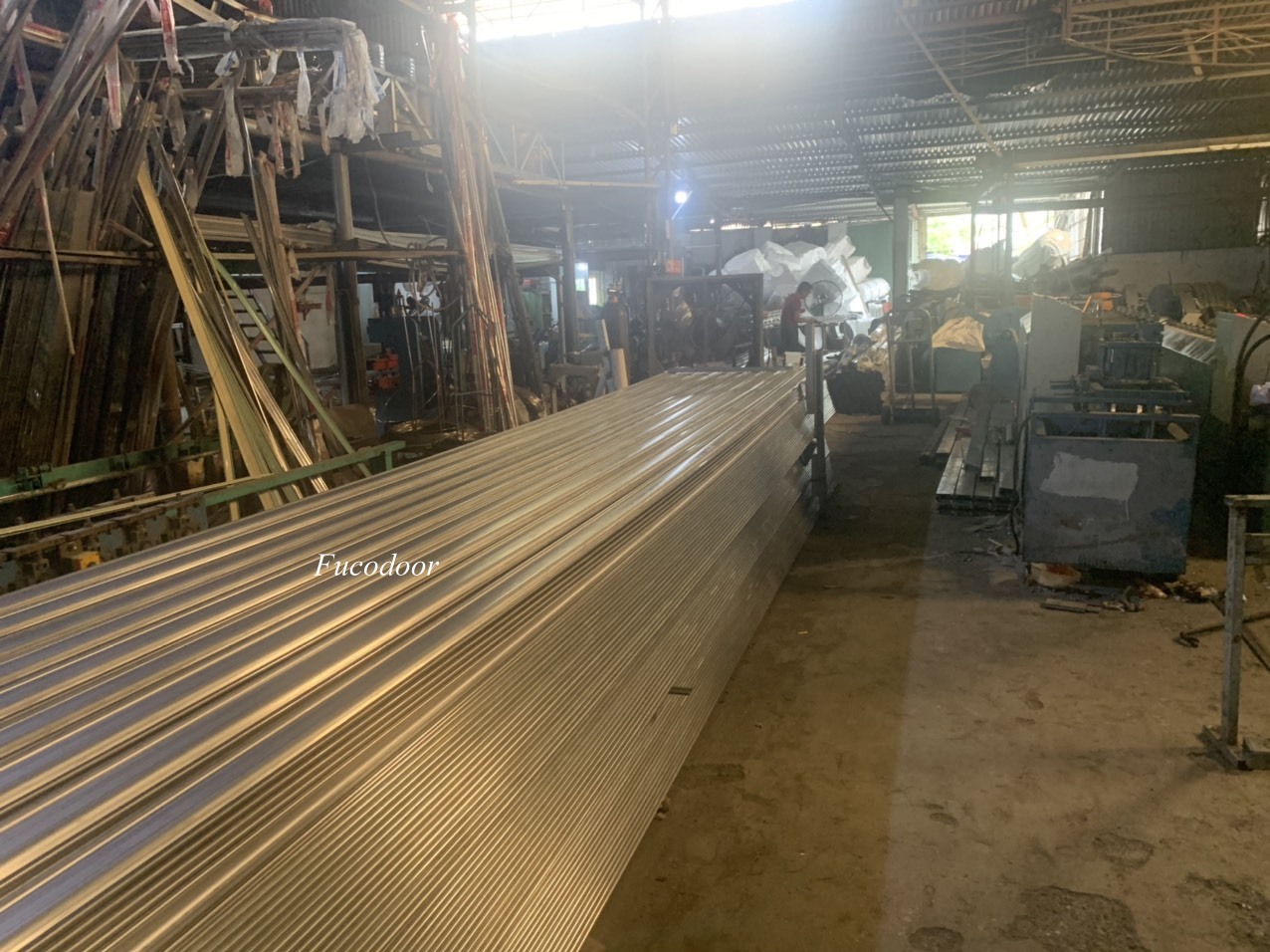 Cửa cuốn siêu trường sơn tĩnh điện, cửa cuốn rộng nhất