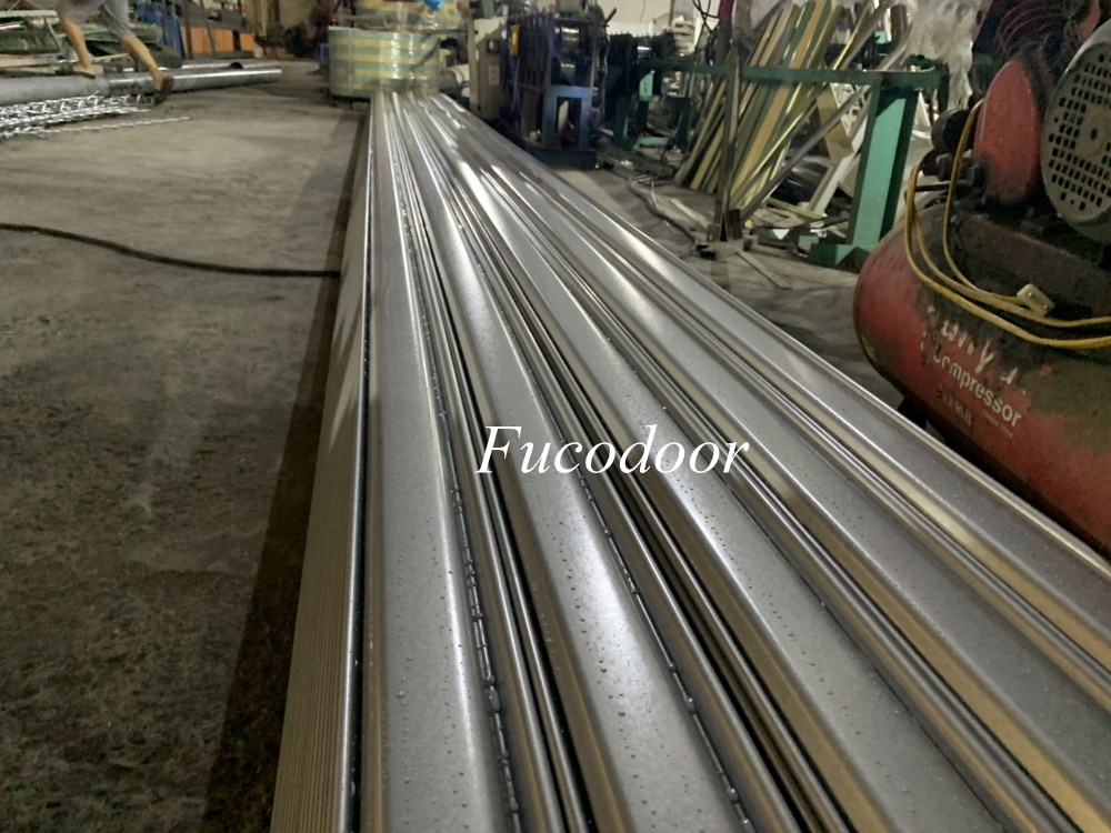 Cửa cuốn siêu trường là gì