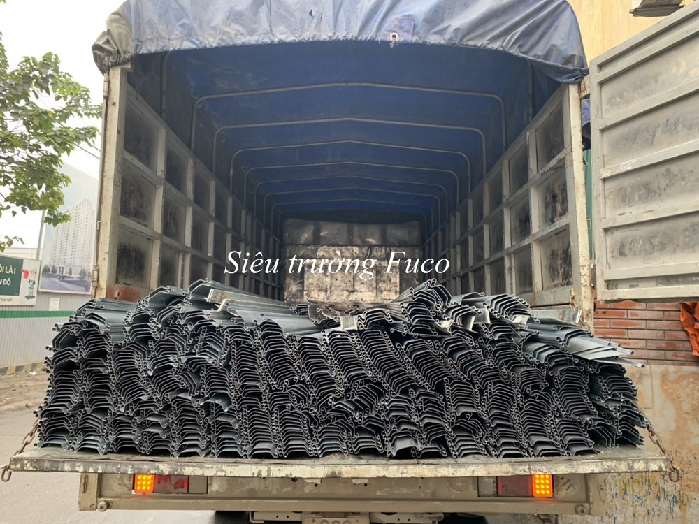 Cửa cuốn siêu trường ST100