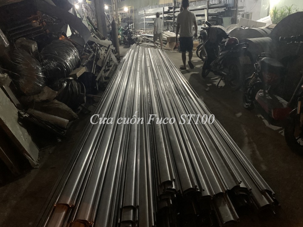 Cửa cuốn siêu trường ST100