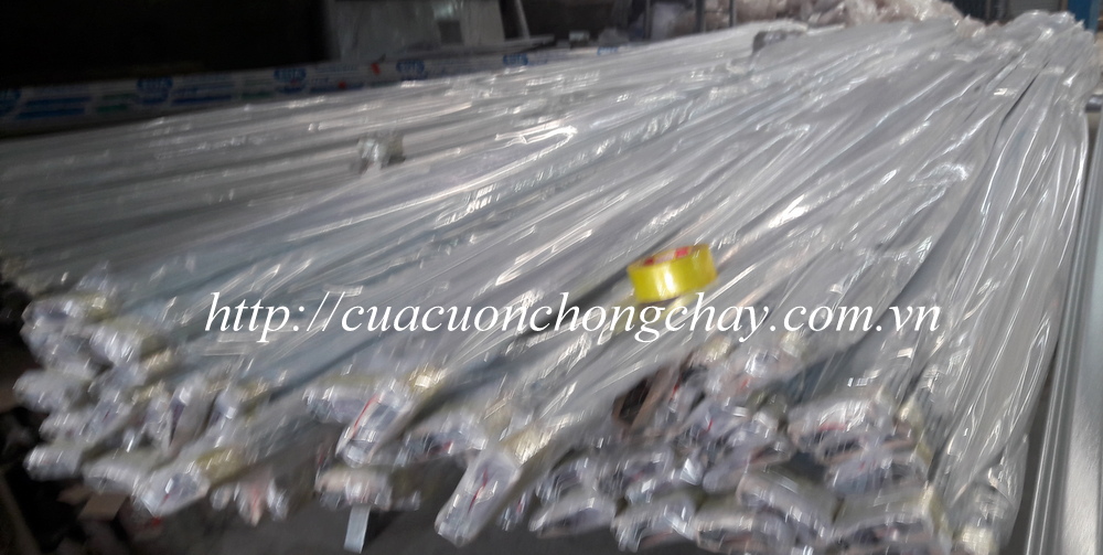 Cửa cuốn siêu trường sơn tĩnh điện dầy 1ly, giá cửa cuốn 