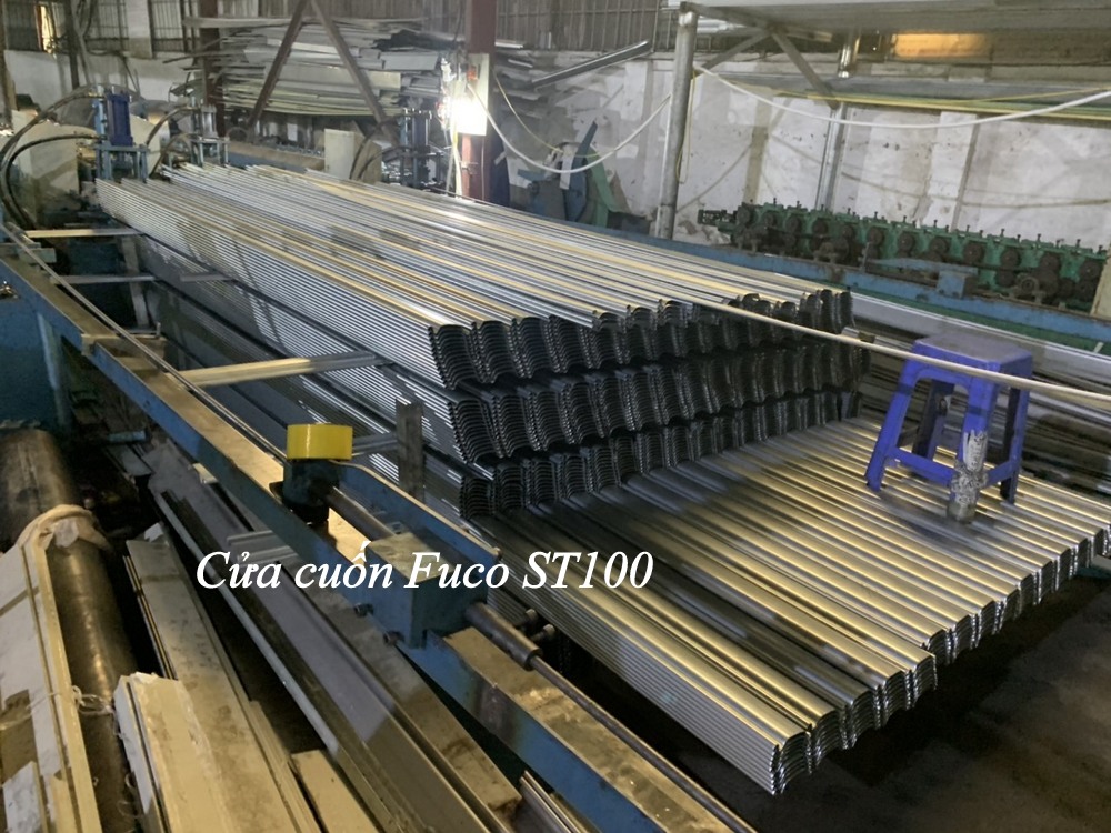 cửa nhà xưởng st100