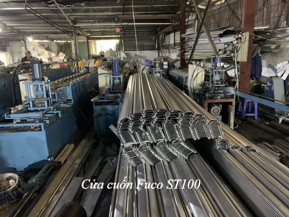 cửa nhà xưởng st100