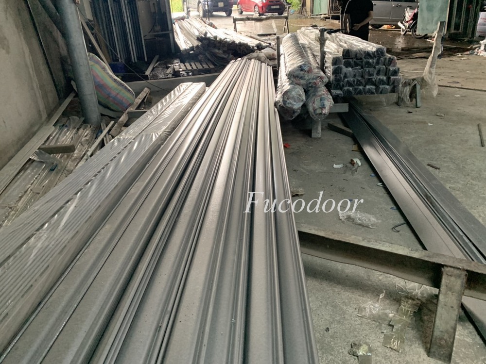 Giá thay lá cửa cuốn thép