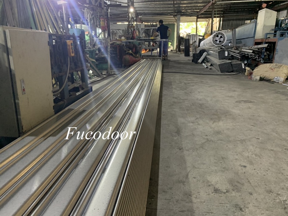 Mua lá cửa cuốn ở đâu