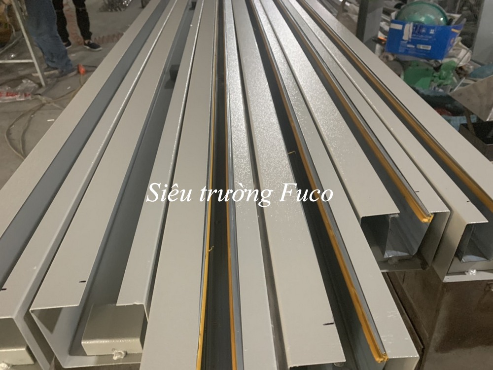 Giá cửa cuốn đài loan, siêu trường, nhà xưởng, Cửa cuốn inox