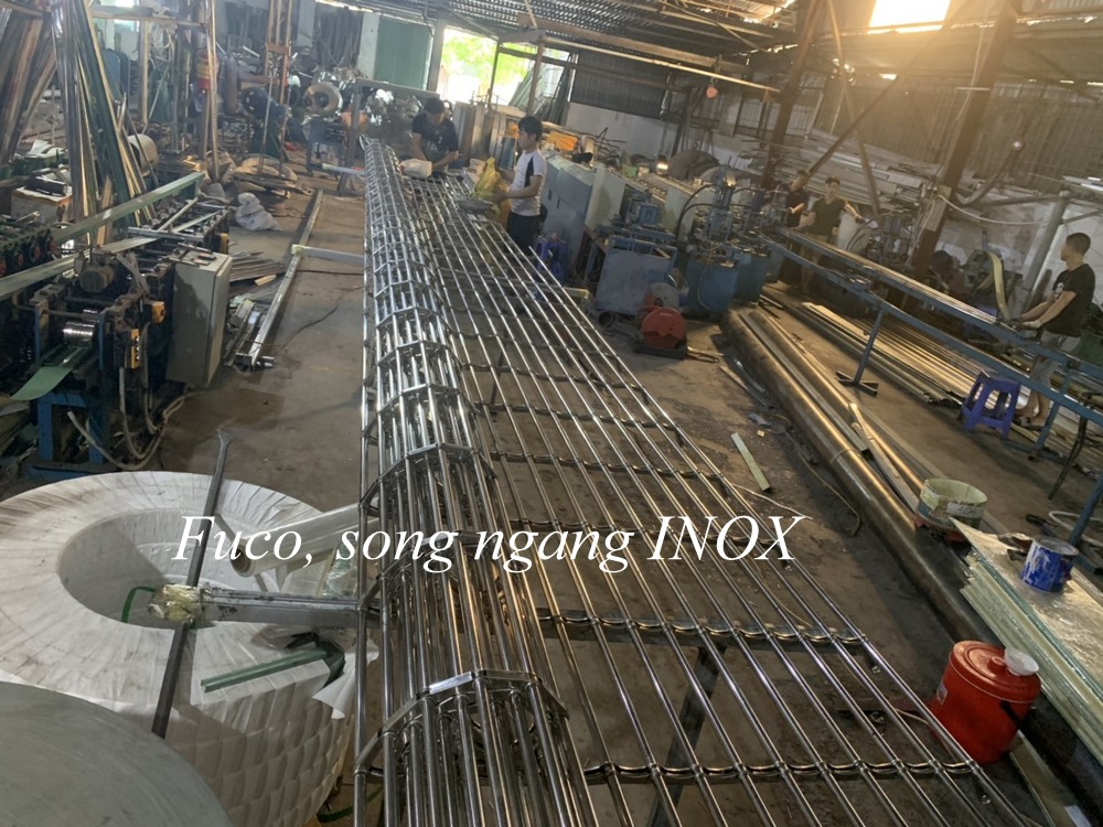 cửa cuốn song ngang inox 304