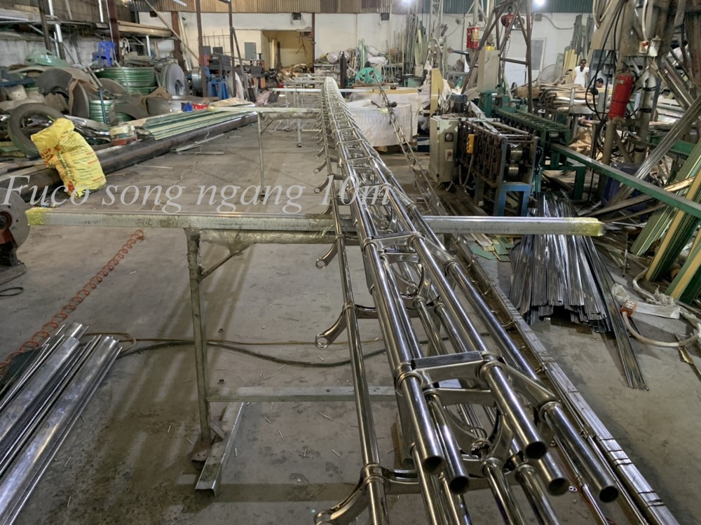 cửa cuốn song ngang inox 304