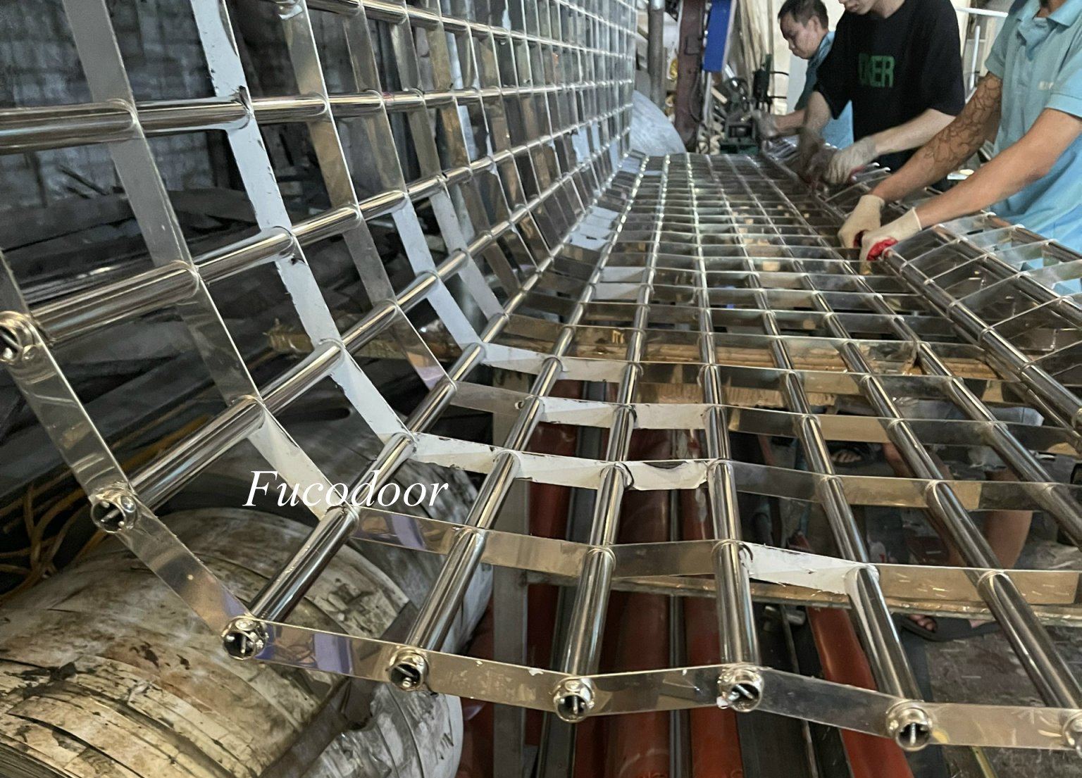 Cửa cuốn song ngang ống lồng INOX 304 Xếp Thẳng