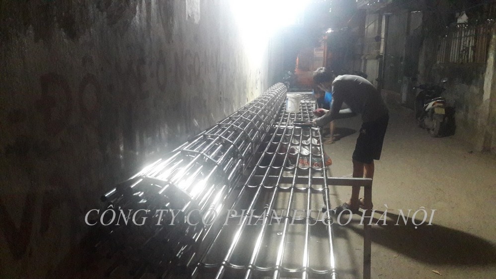 Nan Song Ngang INOX ống tròn. nan cua cuon song ngang inox