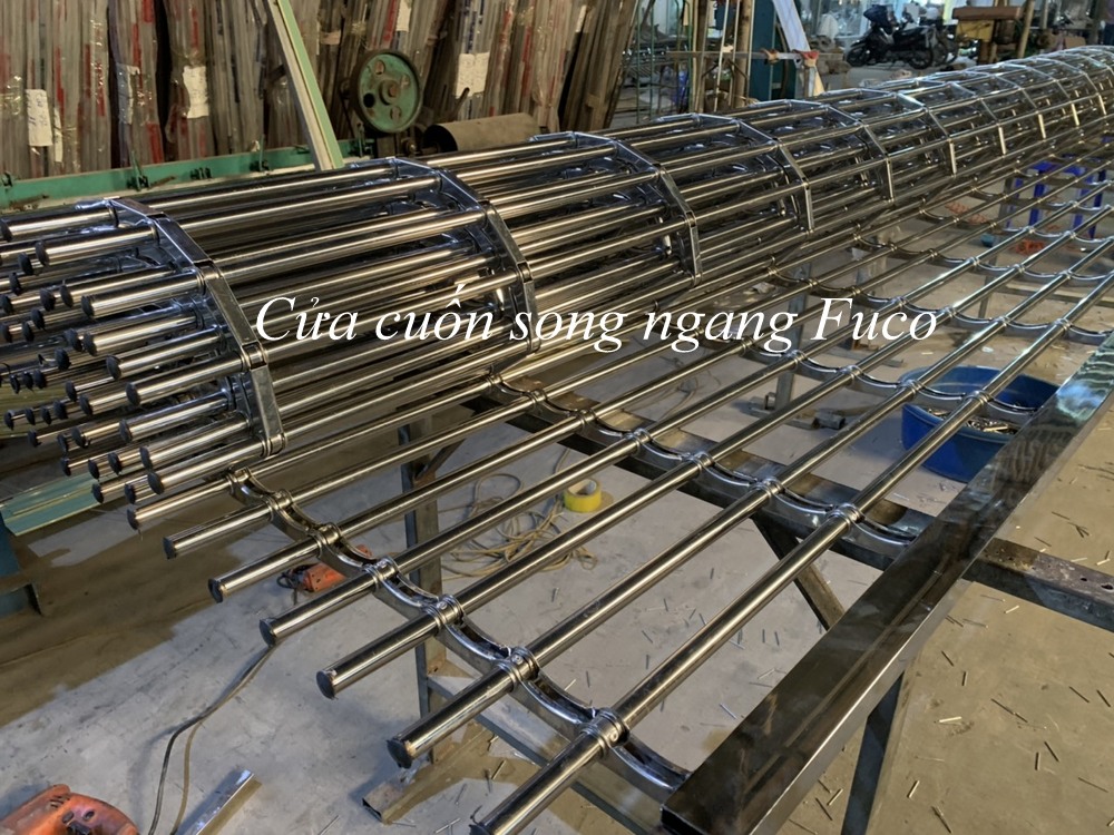 Cửa cuốn nan inox song ngang