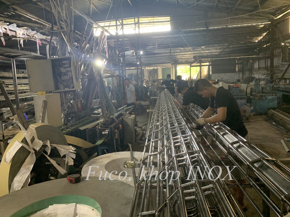 Giá cửa cuốn song ngang inox