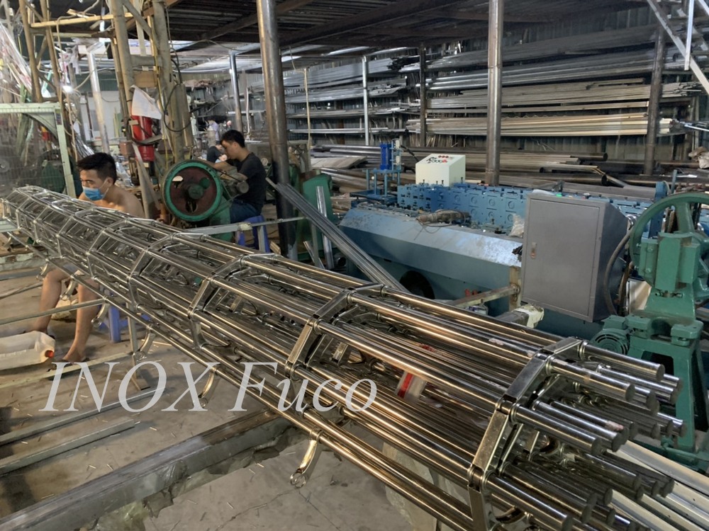 Cửa cuốn song ngang ống inox 304