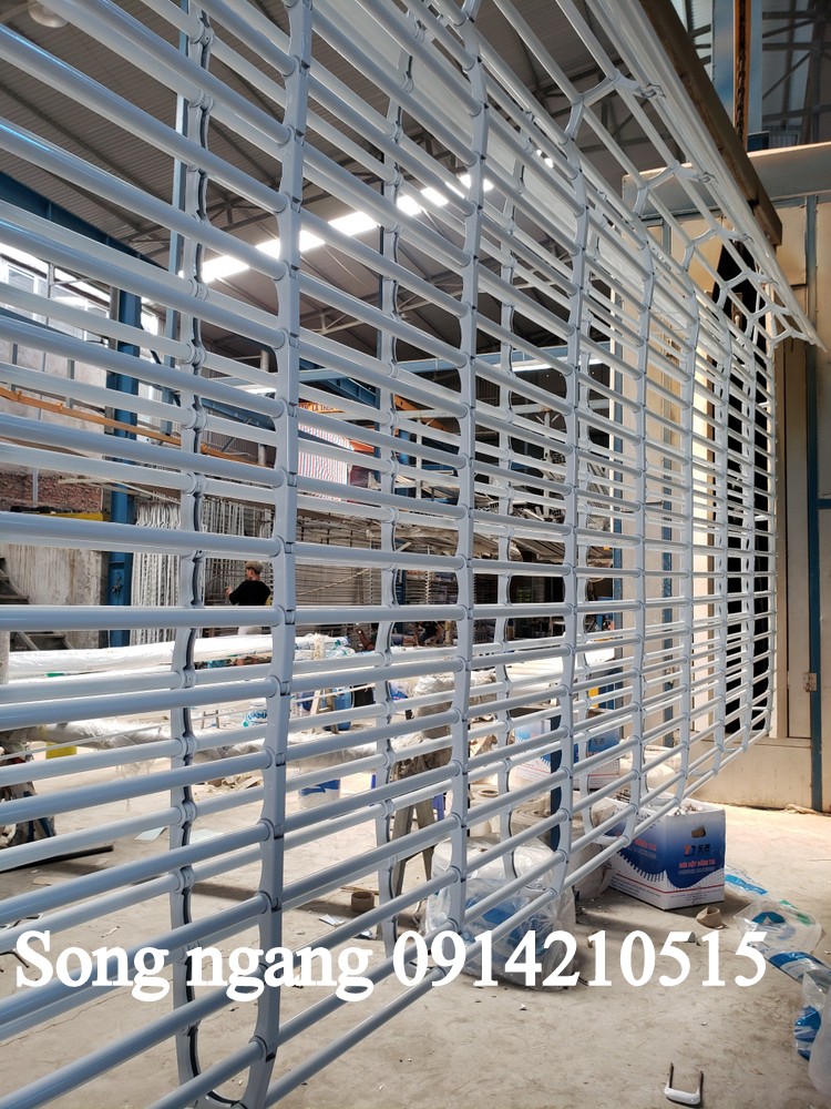 Cửa cuốn Song Ngang sơn tĩnh điện, cửa cuốn ngang, Cửa cuốn Song Ngang siêu thoáng có chất lượng tốt. Liên hệ Fuco để biết chi tiết về cửa cuốn song