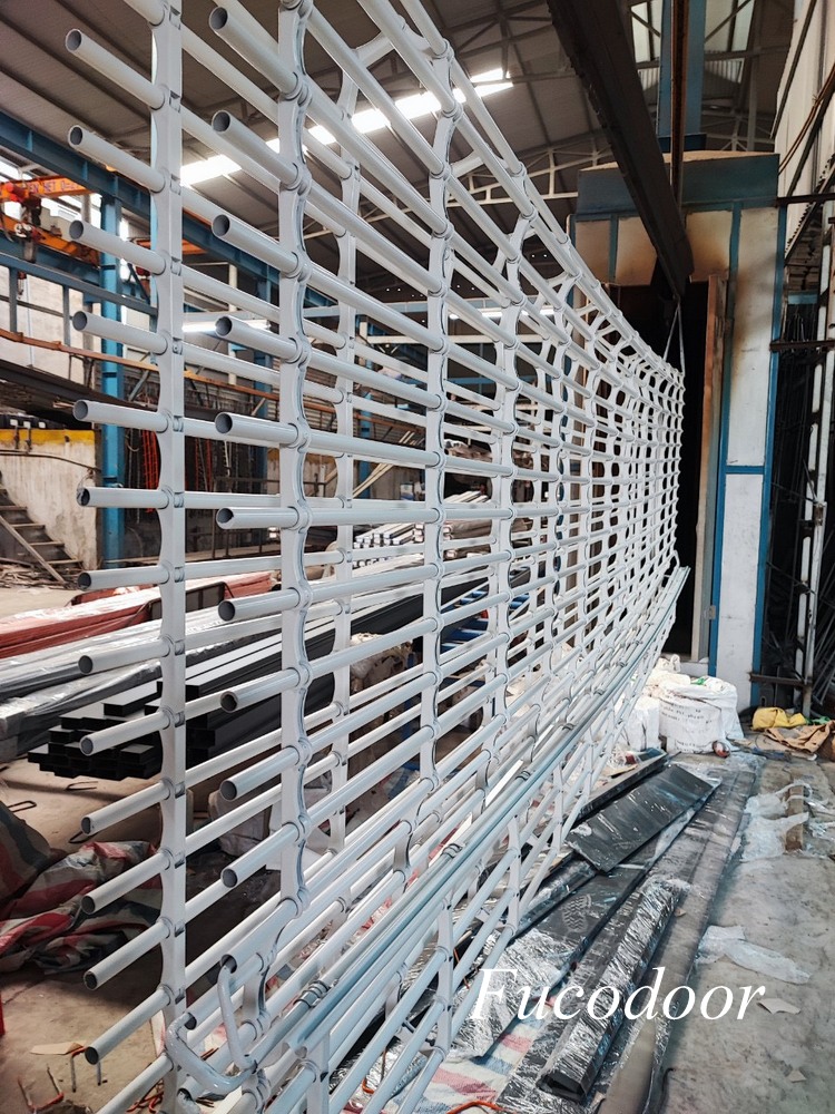 cửa cuốn lưới song ngang