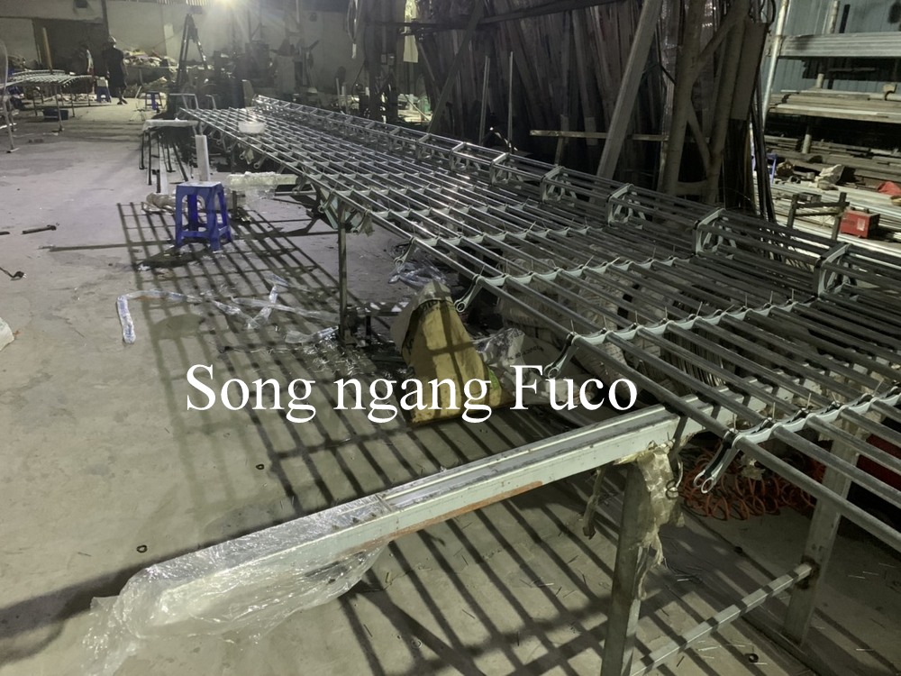 cửa cuốn song ngang  ống phi 19 sơn tĩnh điện