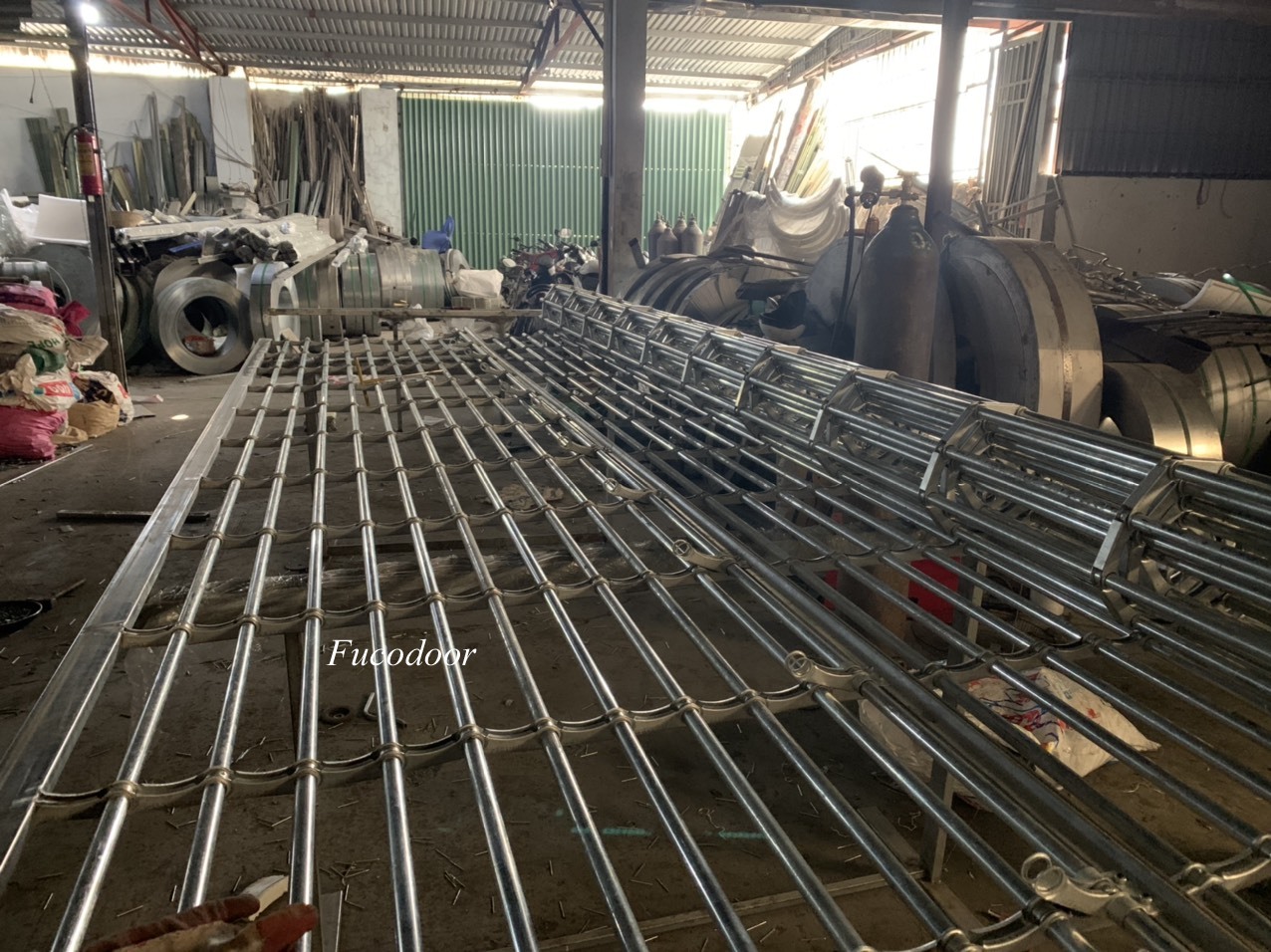 Cửa cuốn song ngang sơn tĩnh điện, cửa cuốn song ngang