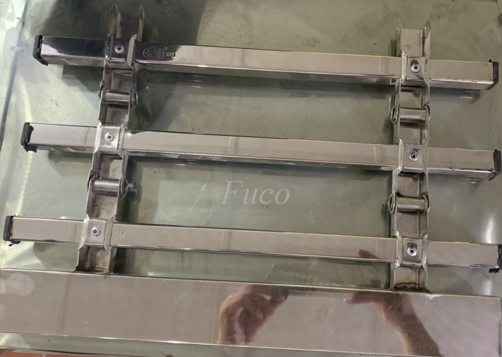 Cửa cuốn song ngang, khớp thoáng inox 201, hộp 20x20