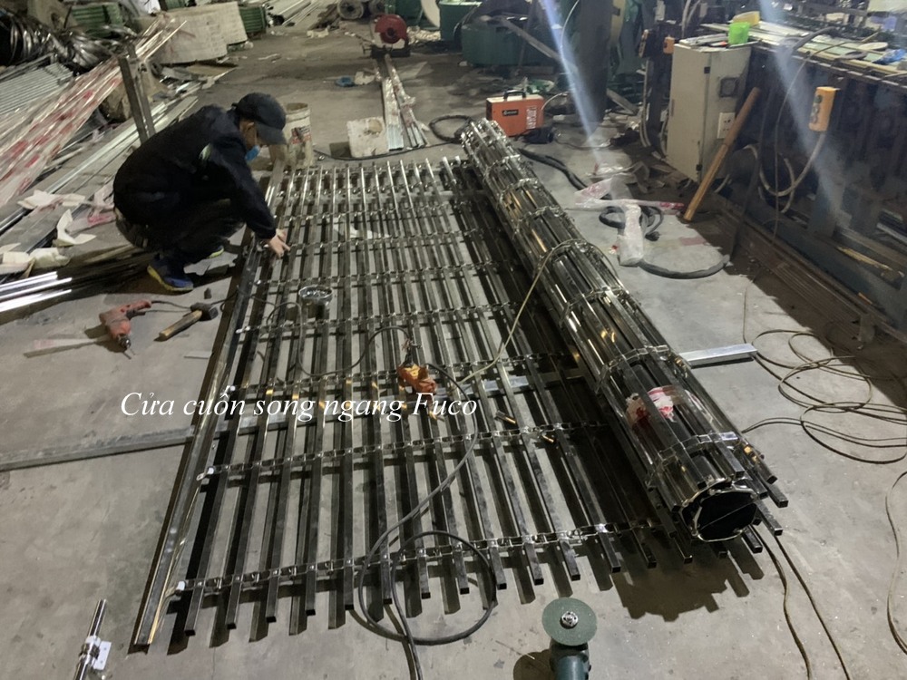 Báo giá cửa cuốn song ngang, giá cửa cuốn song ngang hộp vuông 20x20