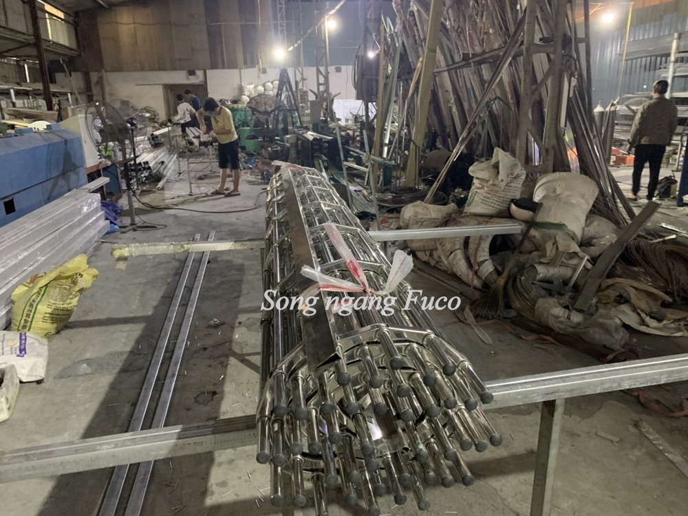 Cửa cuốn nan inox song ngang