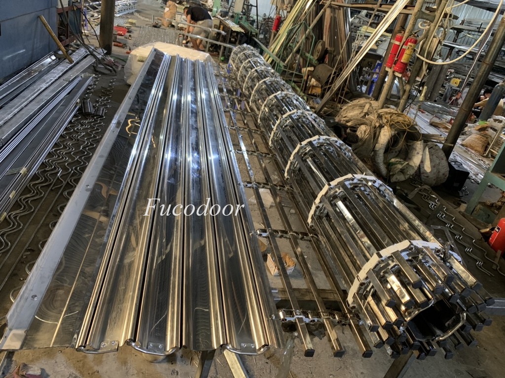 Báo giá cửa cuốn song ngang, Song Ngang nguyên liệu INOX 304, inox 201