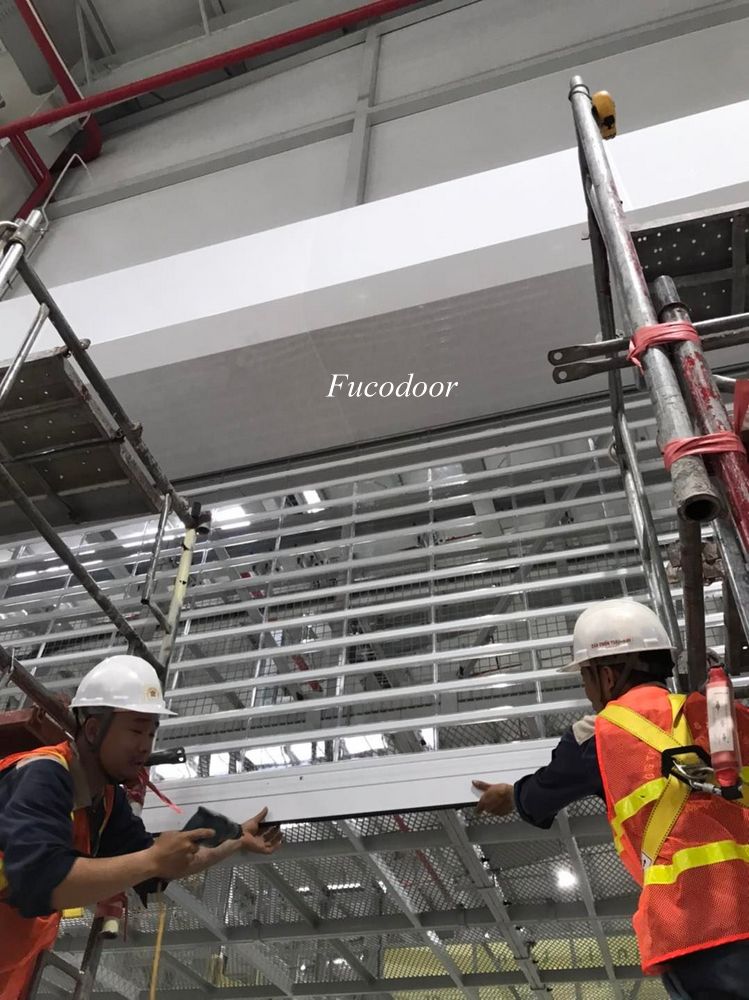 Cửa cuốn trong suốt Polycarbonate