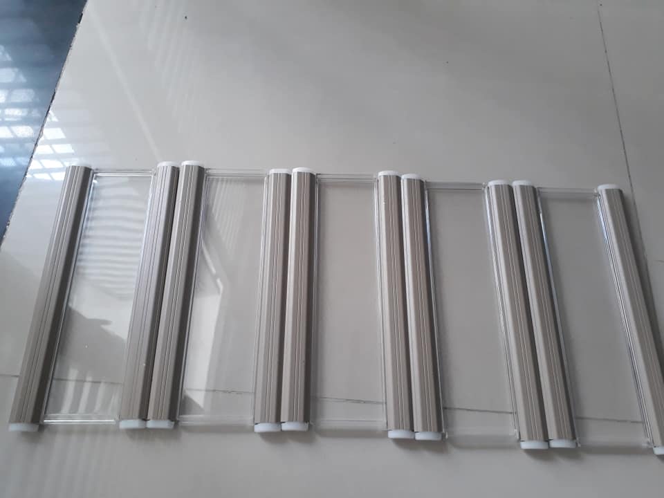 cửa cuốn trong suốt