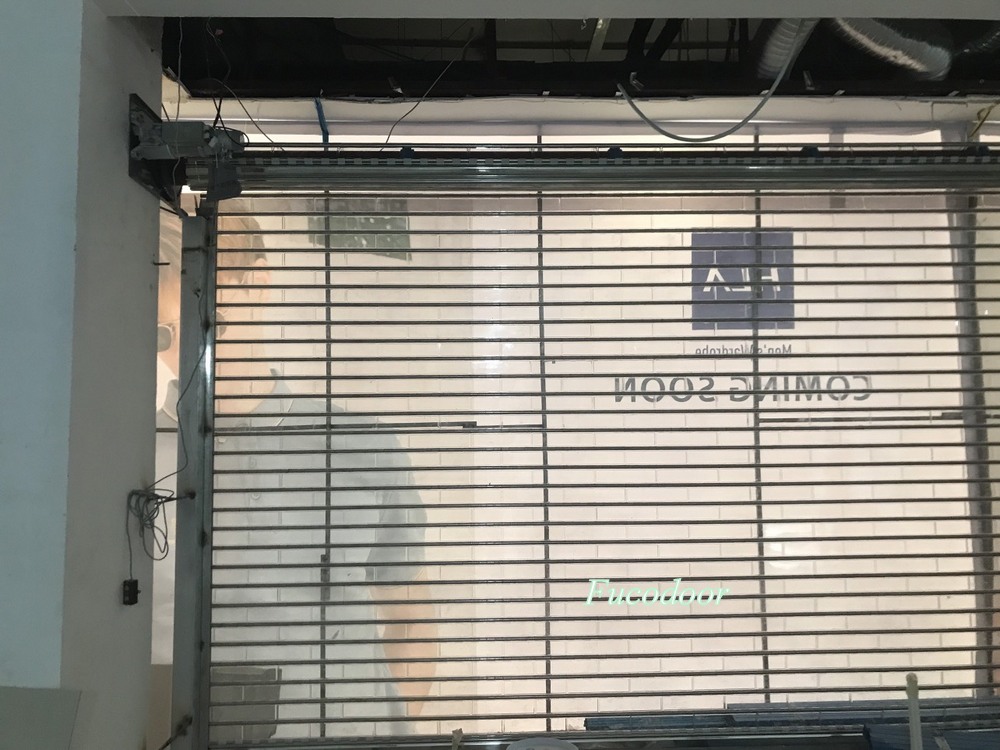 cửa cuốn trong suốt ống inox
