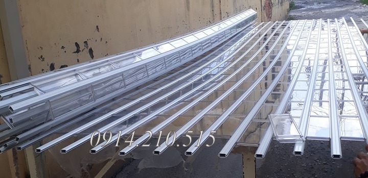 Cửa cuốn trong suốt
