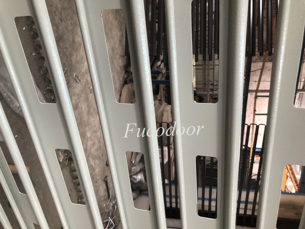 Cửa cuốn siêu trường thép đột lỗ thoáng
