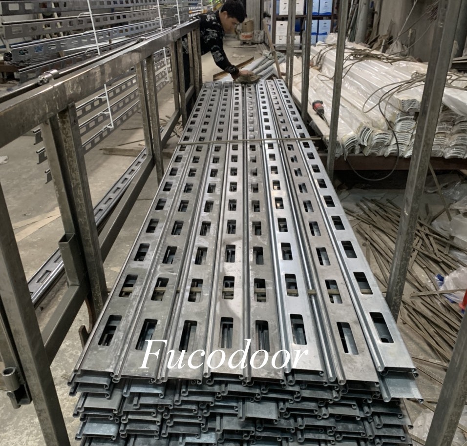 Cửa cuốn siêu trường thép đột lỗ thoáng