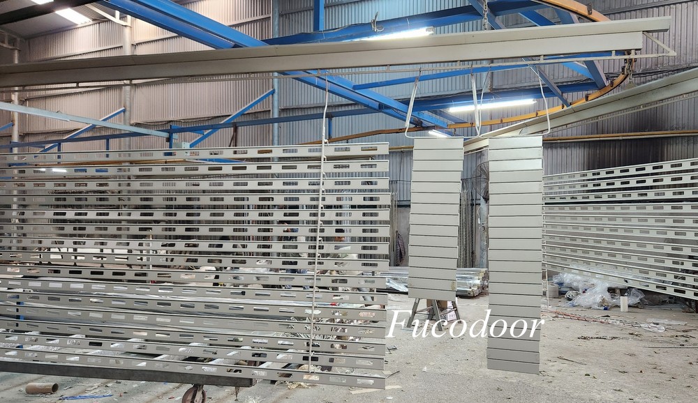 Cửa cuốn siêu trường thép đột lỗ thoáng