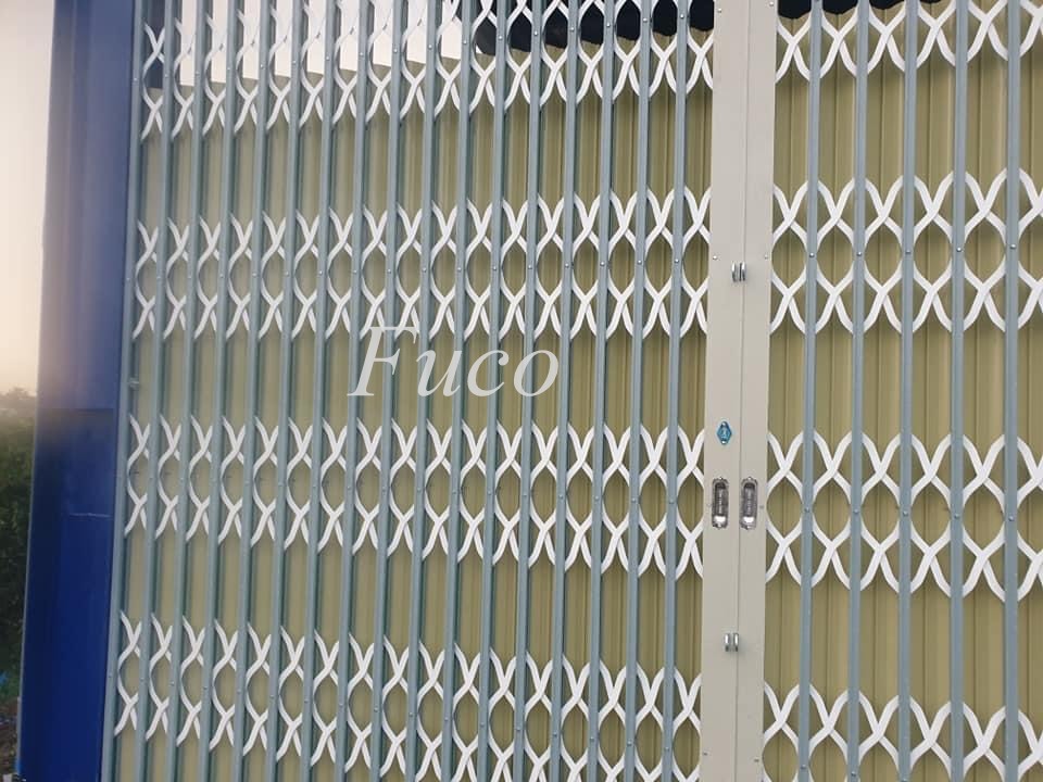 Cửa xếp Đài Loan nan chéo đặc