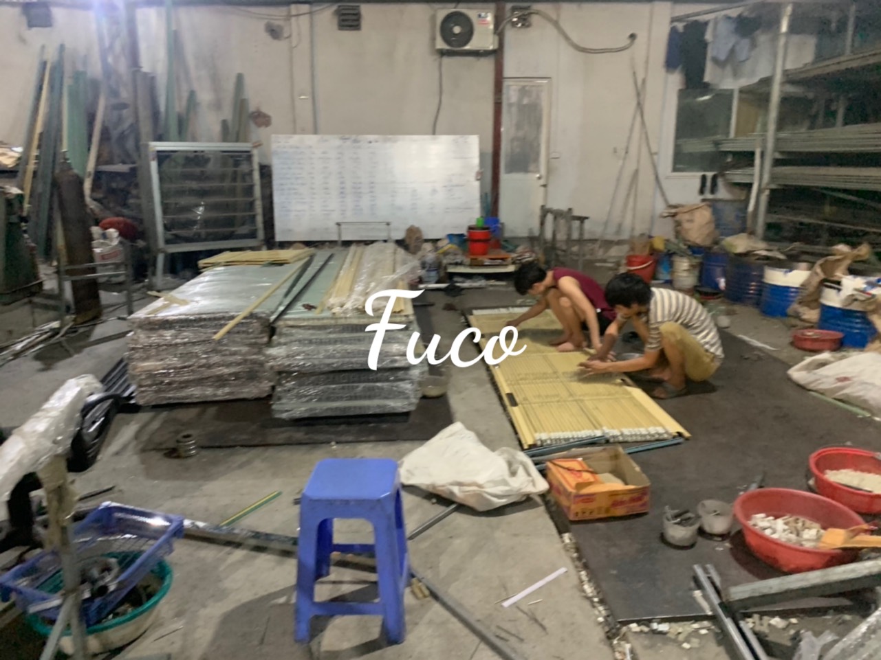 Cửa xếp Đài Loan nan chéo ép