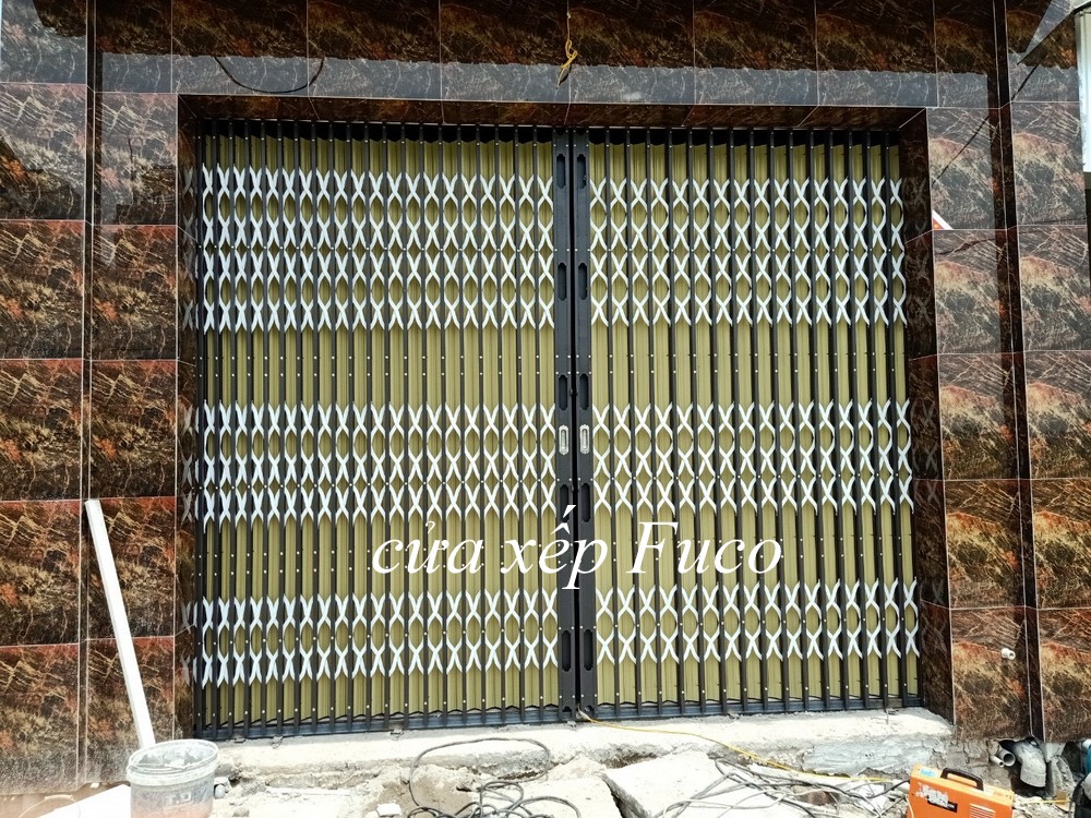 Báo giá cửa xếp Hộp Kẽm tại Hà Nội, liên hệ Fuco để nhận báo giá cửa xếp hộp kẽm tốt nhất.