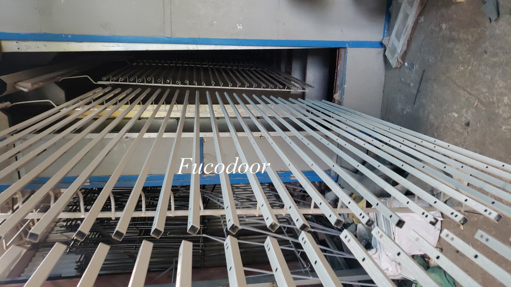 Cửa xếp hộp kẽm Sơn tĩnh điện 