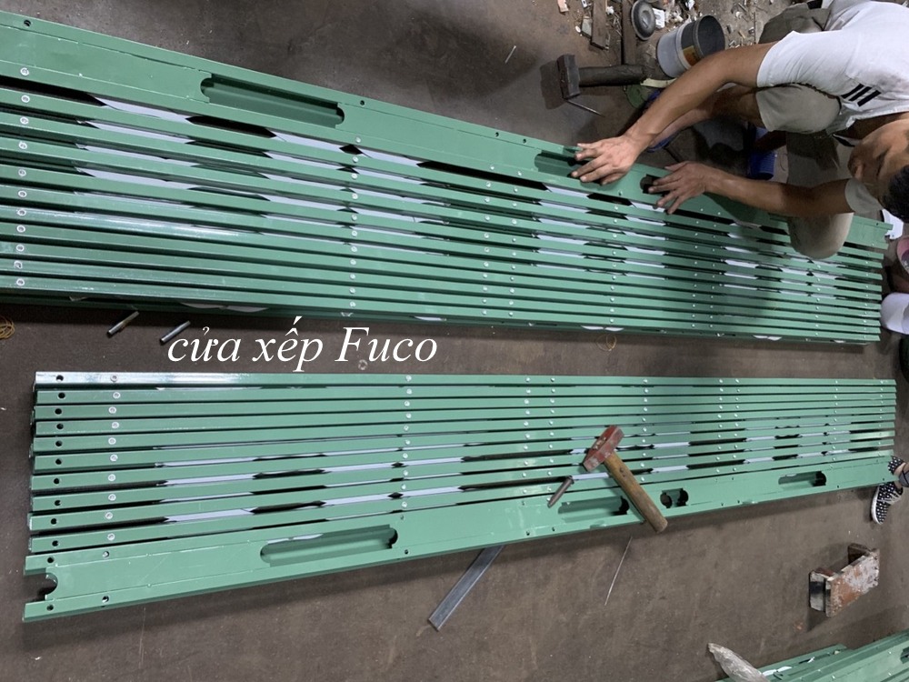 Báo giá cửa xếp hộp kẽm, típ nước 