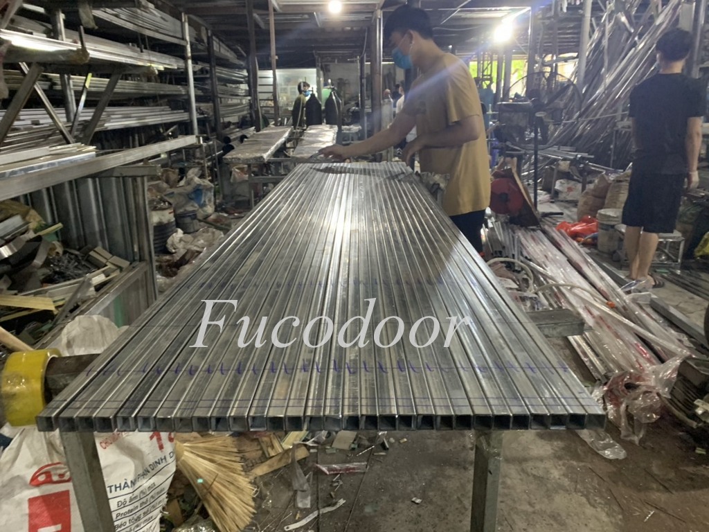 Cửa xếp hộp kẽm đột 20x20, cửa xếp hộp kẽm