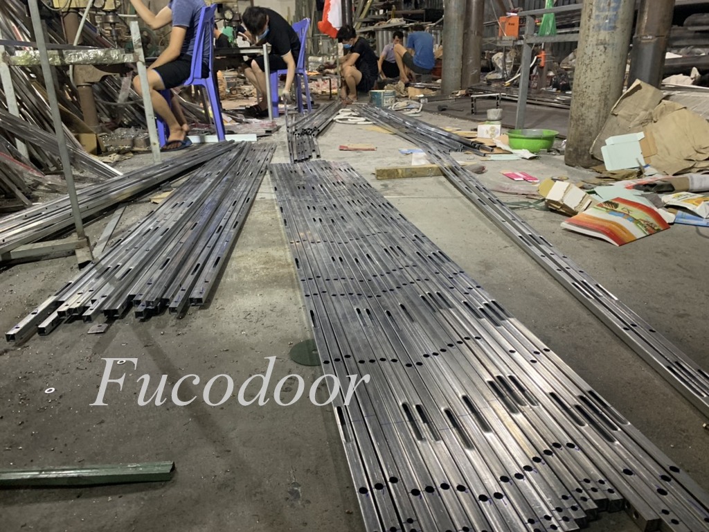 Cửa xếp hộp kẽm đột 20x20, cửa xếp hộp kẽm