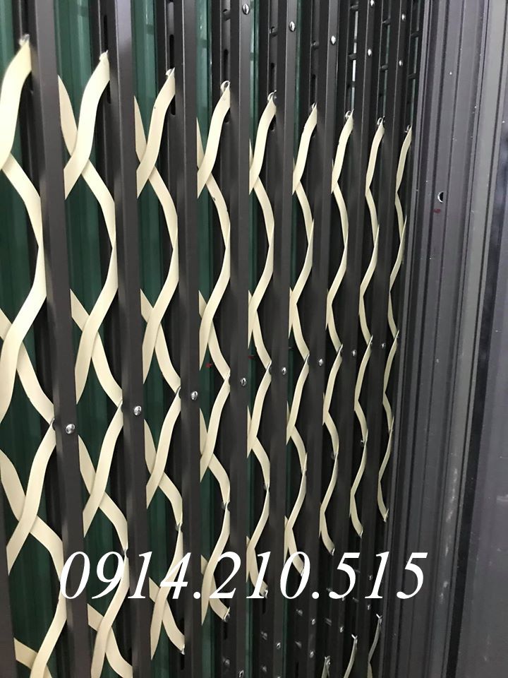 Cửa xếp hộp kẽm, Đội thợ Nam Định của Fuco