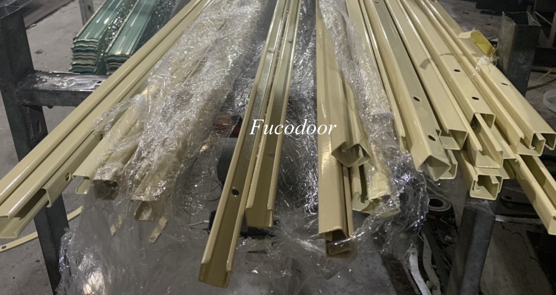 cửa xếp hộp kẽm, cửa xếp típ nước