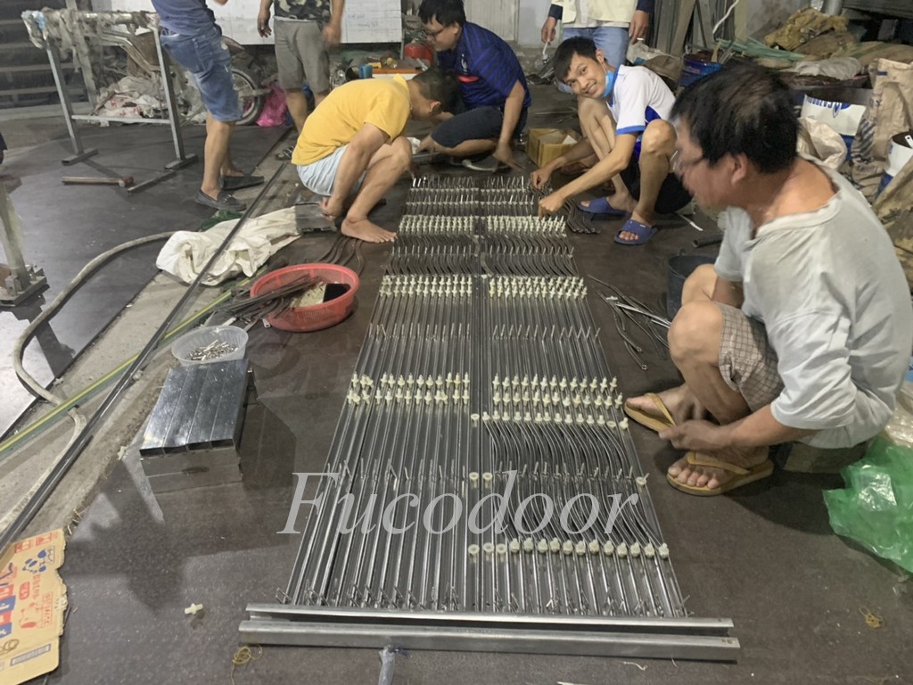 cửa xếp inox