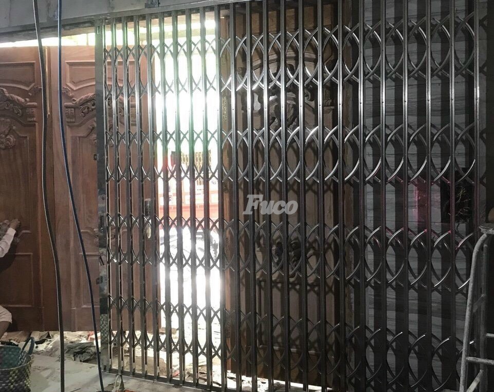 cửa xếp inox đài loan