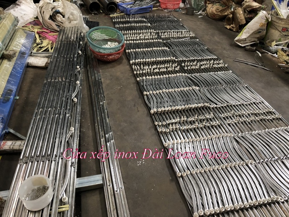 cửa xếp inox đài loan