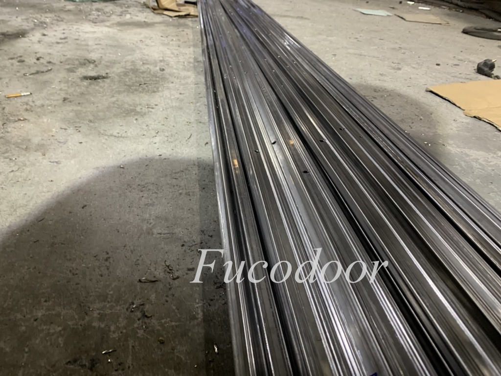 cửa xếp inox đài loan